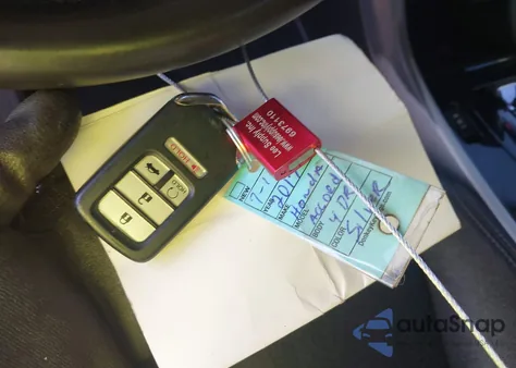 2017 Honda Accord Touring V6 z USA, uszkodzony, nr VIN 1HGCR3F97HA043736